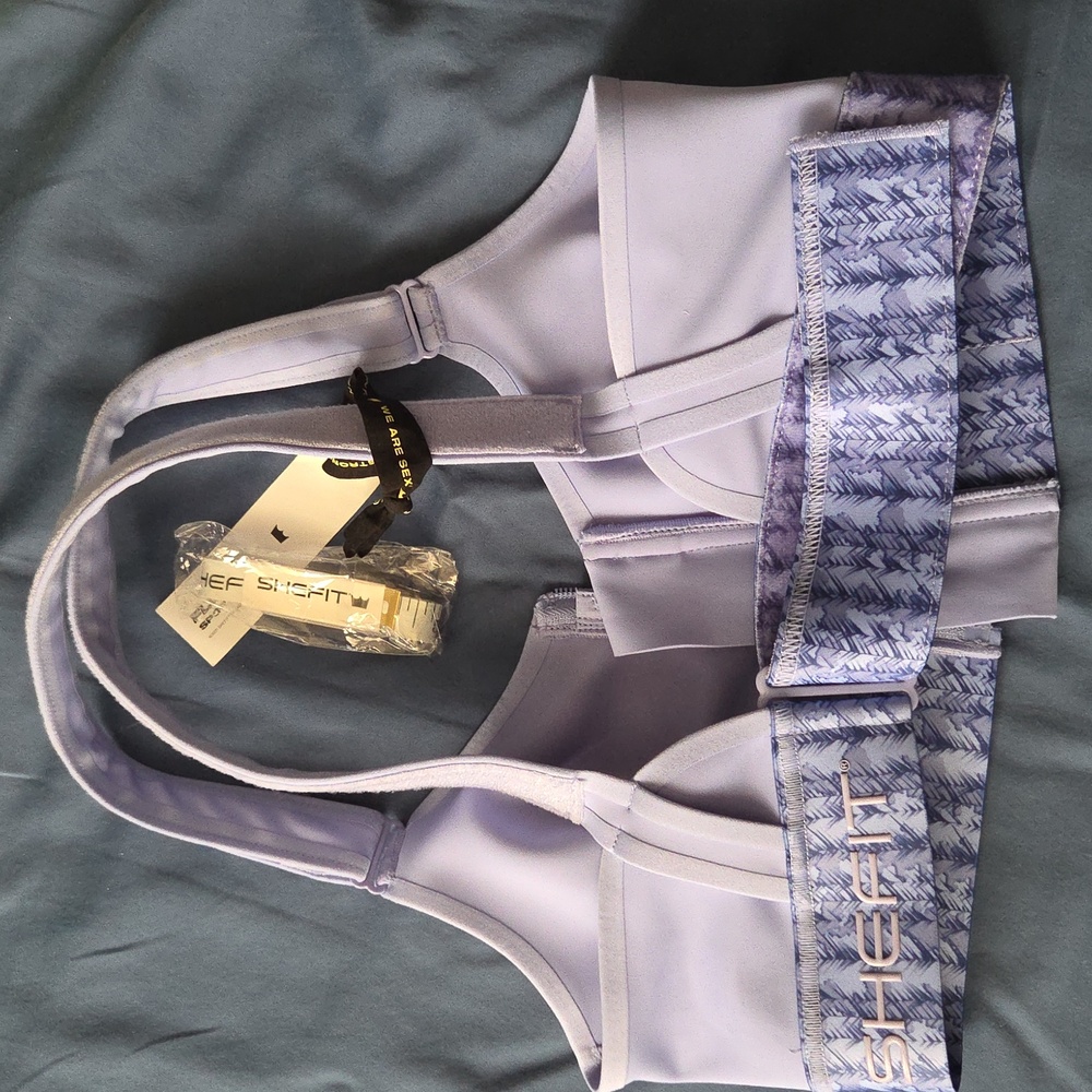 SHEFIT Periwinkly Front-Zip Sports Bra with Patterned Band - Picture 2 of 2
